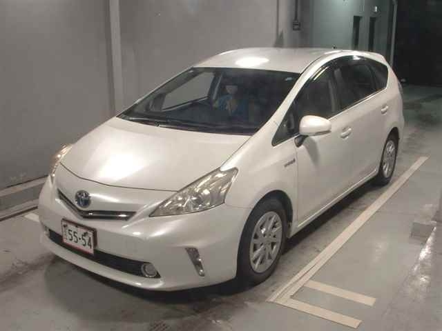 TOYOTA PRIUS ALPHA 2014