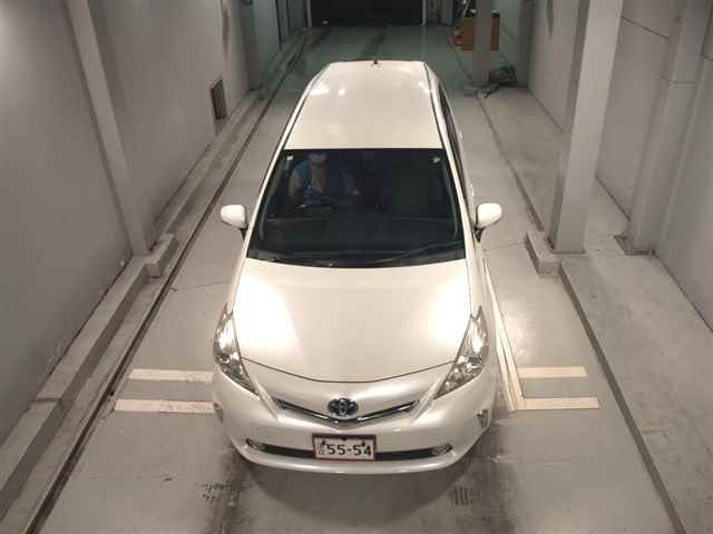 TOYOTA PRIUS ALPHA 2014