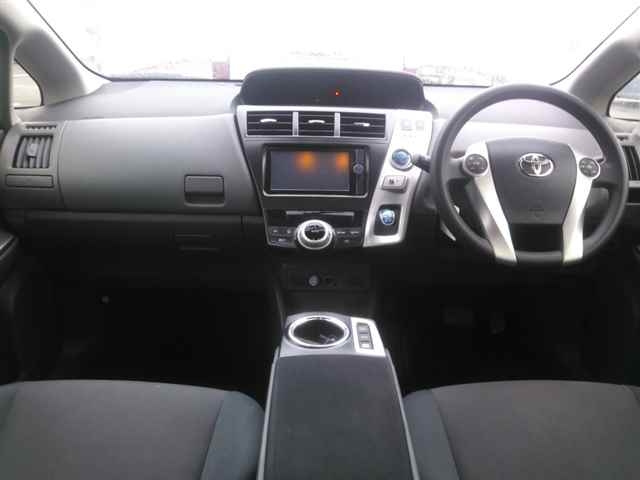 TOYOTA PRIUS ALPHA 2014