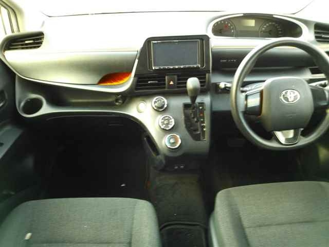 TOYOTA SIENTA 2020