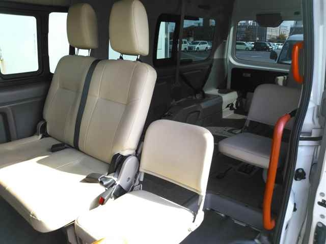 NISSAN CARAVAN VAN 2017