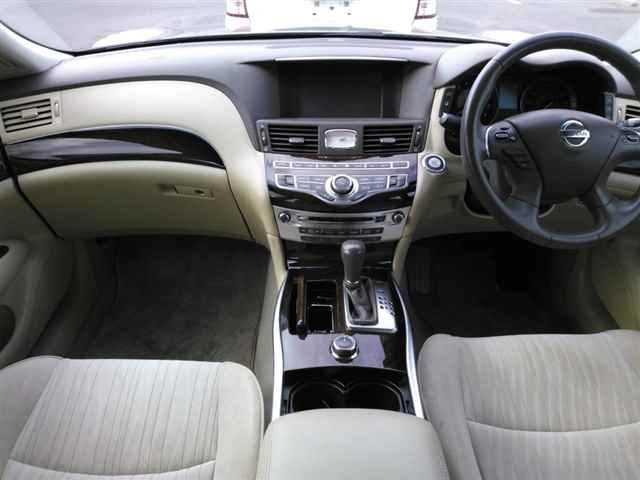 NISSAN FUGA 2013