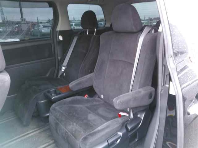 TOYOTA VELLFIRE 2010