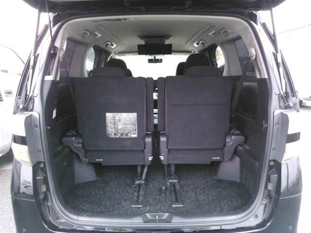 TOYOTA VELLFIRE 2010