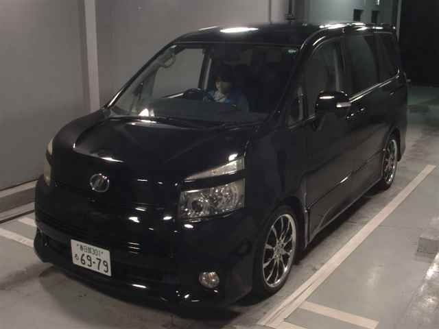 TOYOTA VOXY 2008