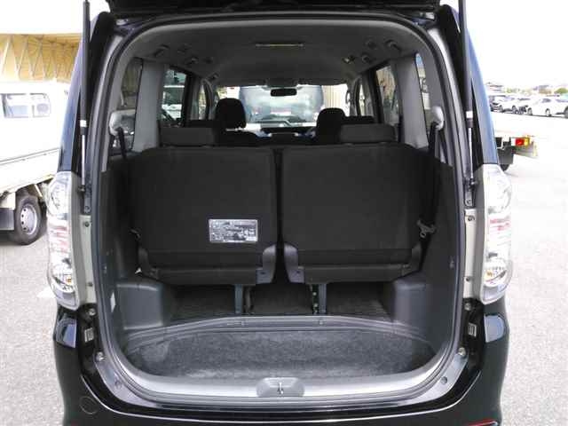 TOYOTA VOXY 2008