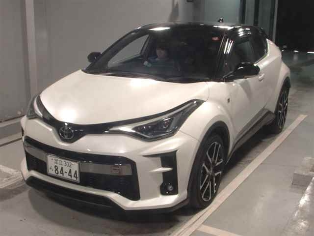 TOYOTA C-HR 2021