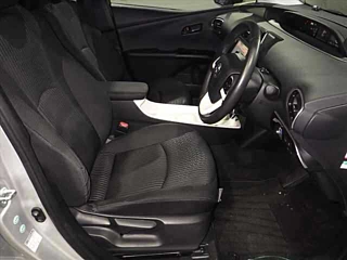 TOYOTA PRIUS 2017