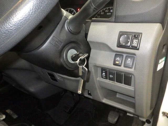 NISSAN CARAVAN VAN 2018