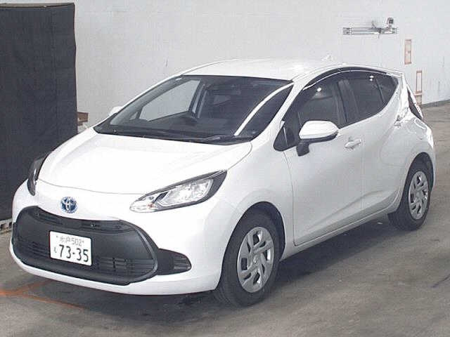 TOYOTA AQUA 2024
