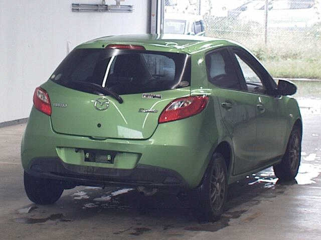 MAZDA DEMIO 2010
