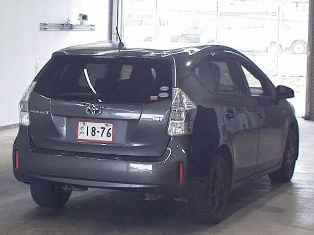 TOYOTA PRIUS ALPHA 2012
