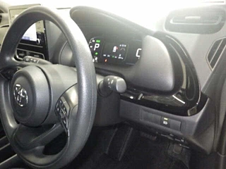 TOYOTA AQUA 2024