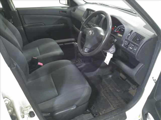 TOYOTA SUCCEED 2013
