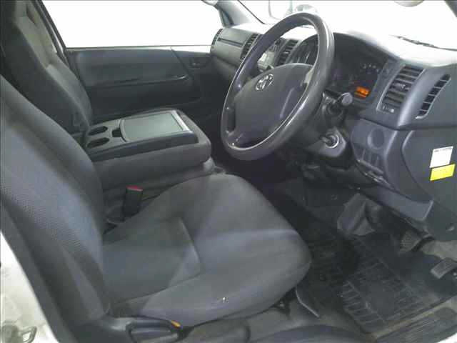 TOYOTA HIACE VAN 2015