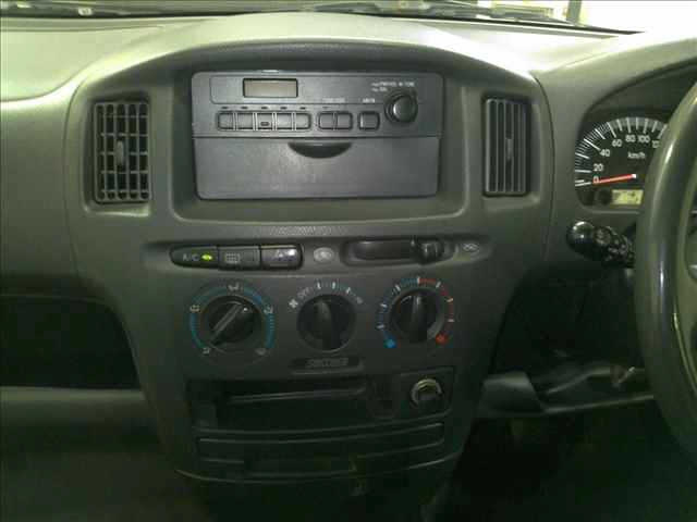 TOYOTA SUCCEED 2013