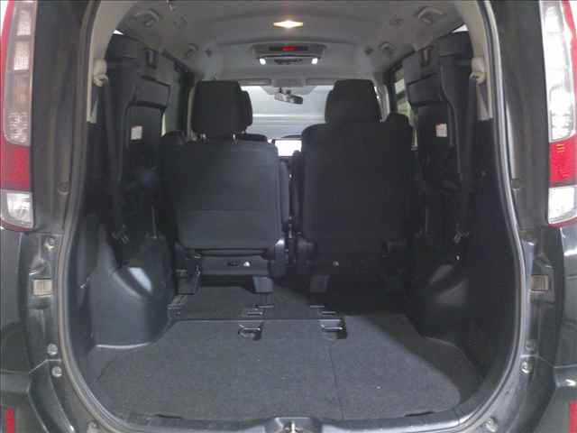 TOYOTA NOAH 2014