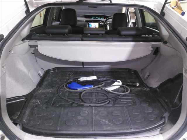 TOYOTA PRIUS PHV 2014