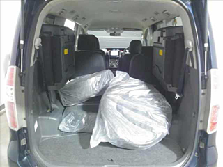 TOYOTA NOAH 2008