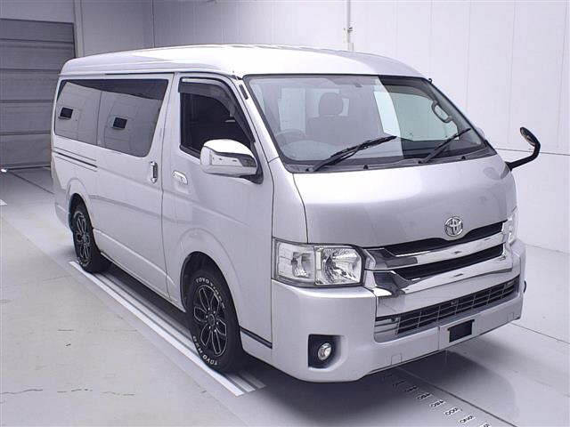 TOYOTA HIACE VAN 2011