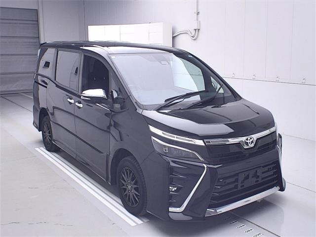 TOYOTA VOXY 2020