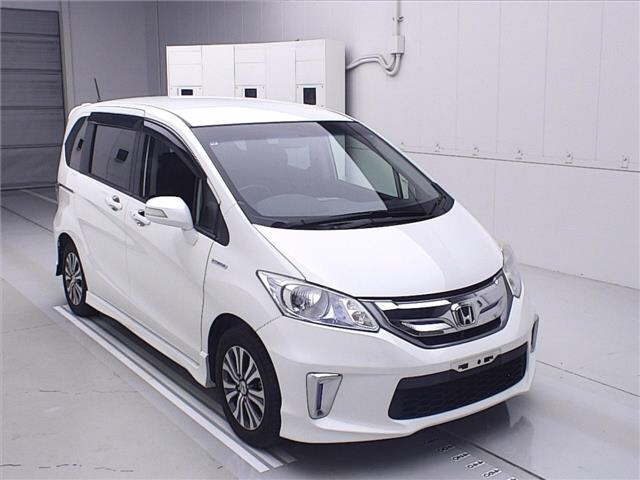 HONDA FREED 2013