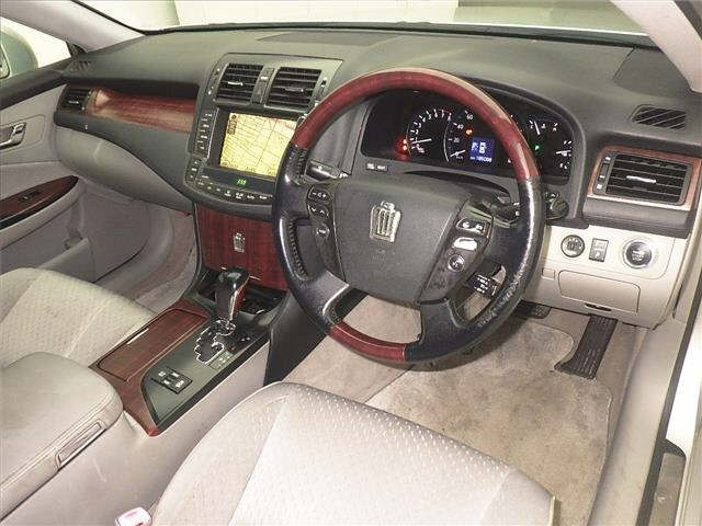 TOYOTA CROWN 2009