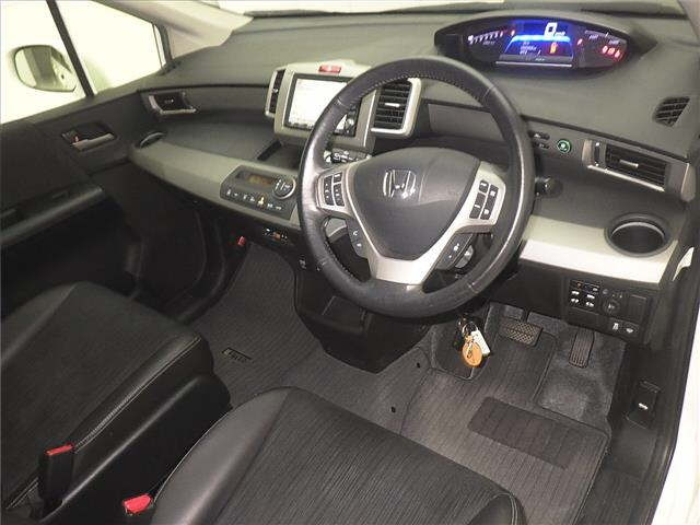 HONDA FREED 2013