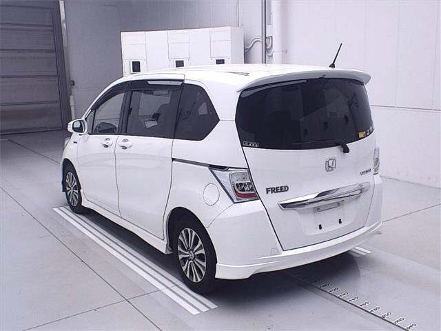 HONDA FREED 2013