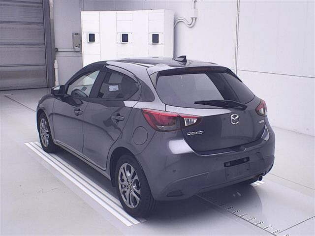 MAZDA DEMIO 2017