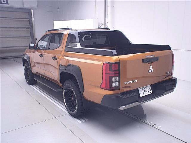 MITSUBISHI TRITON 2024