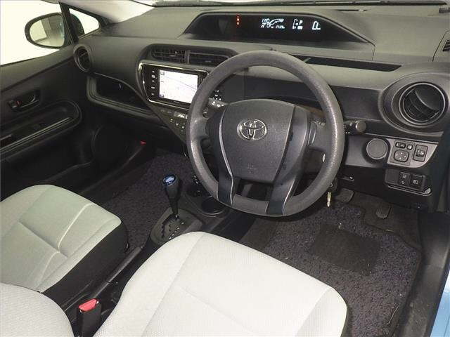 TOYOTA AQUA 2016