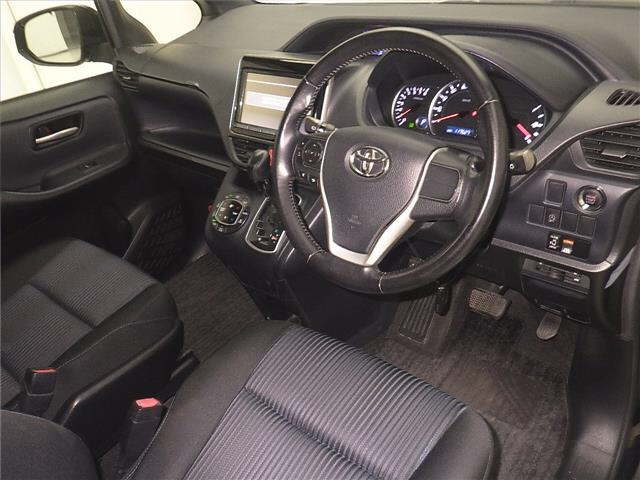 TOYOTA NOAH 2014