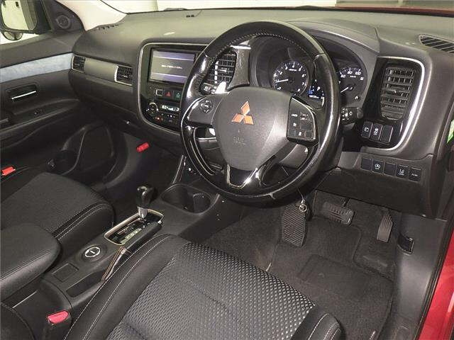 MITSUBISHI OUTLANDER 2016