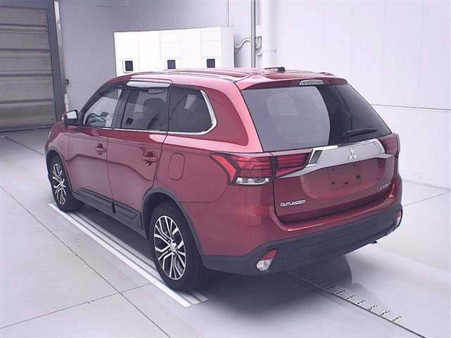 MITSUBISHI OUTLANDER 2016