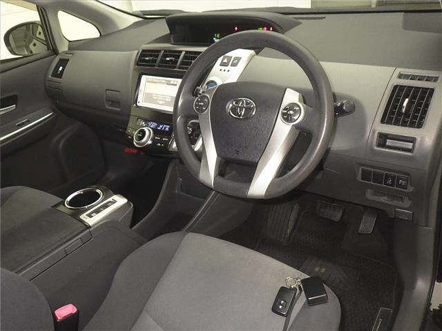 TOYOTA PRIUS ALPHA 2014