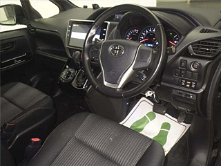 TOYOTA NOAH 2019