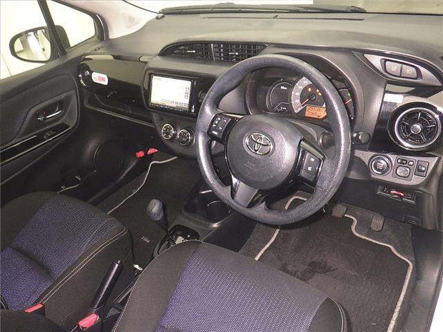 TOYOTA VITZ 2018