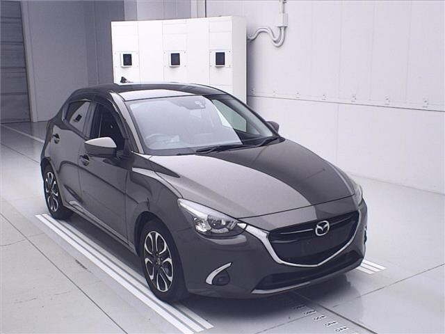 MAZDA DEMIO 2017