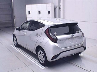 TOYOTA AQUA 2022
