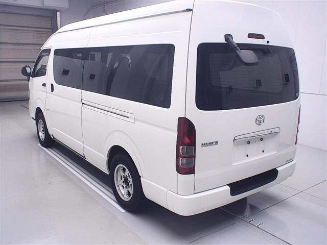 TOYOTA HIACE VAN 2013