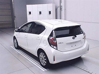 TOYOTA AQUA 2018