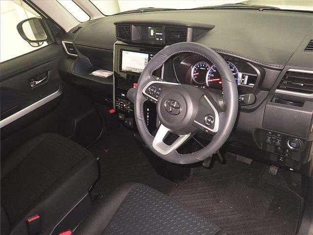 TOYOTA ROOMY 2023