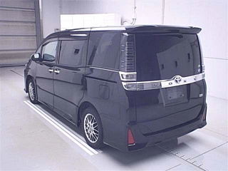TOYOTA VOXY 2021