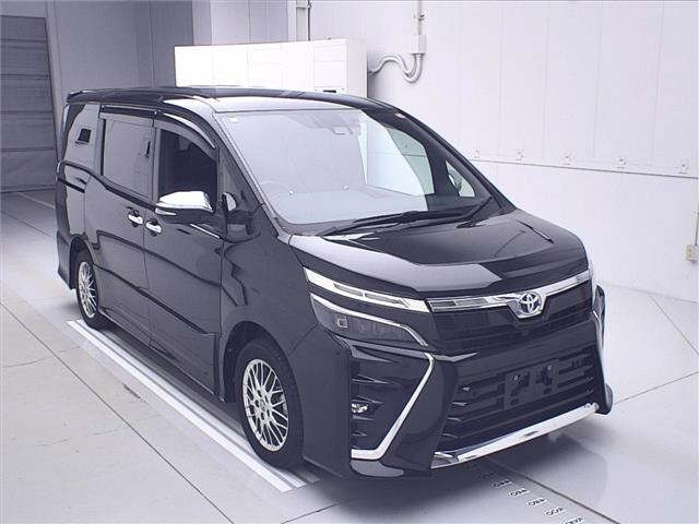 TOYOTA VOXY 2021
