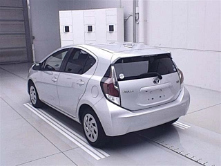 TOYOTA AQUA 2016