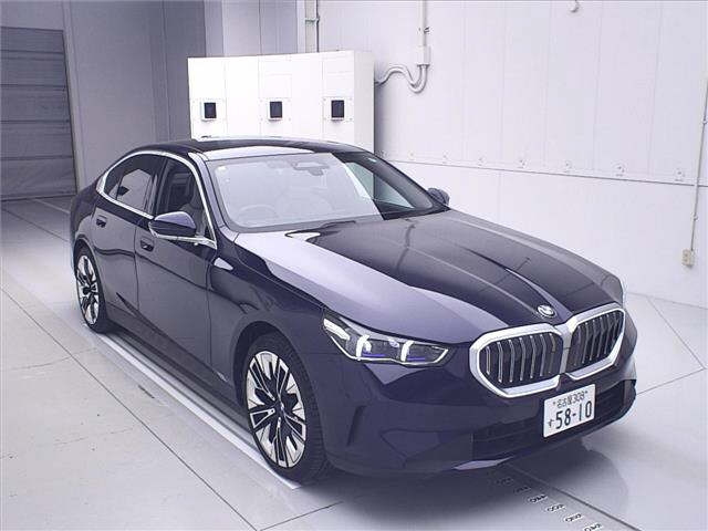 BMW 5 SERIES 2023