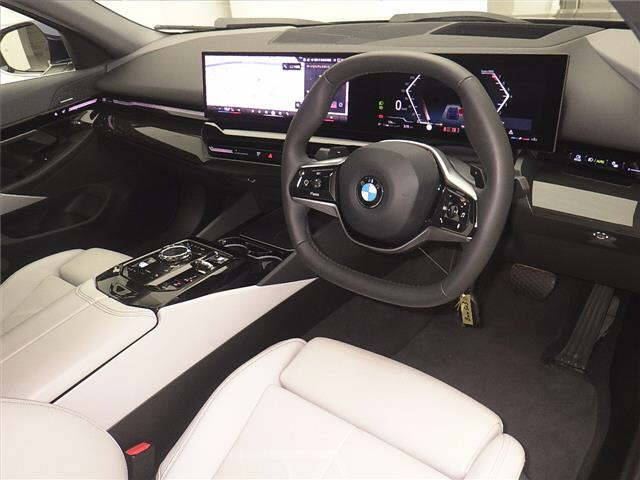 BMW 5 SERIES 2023
