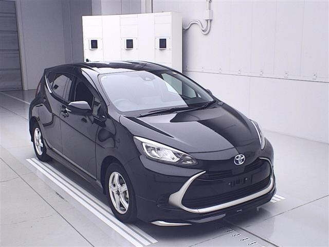 TOYOTA AQUA 2025