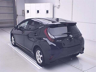 TOYOTA AQUA 2025